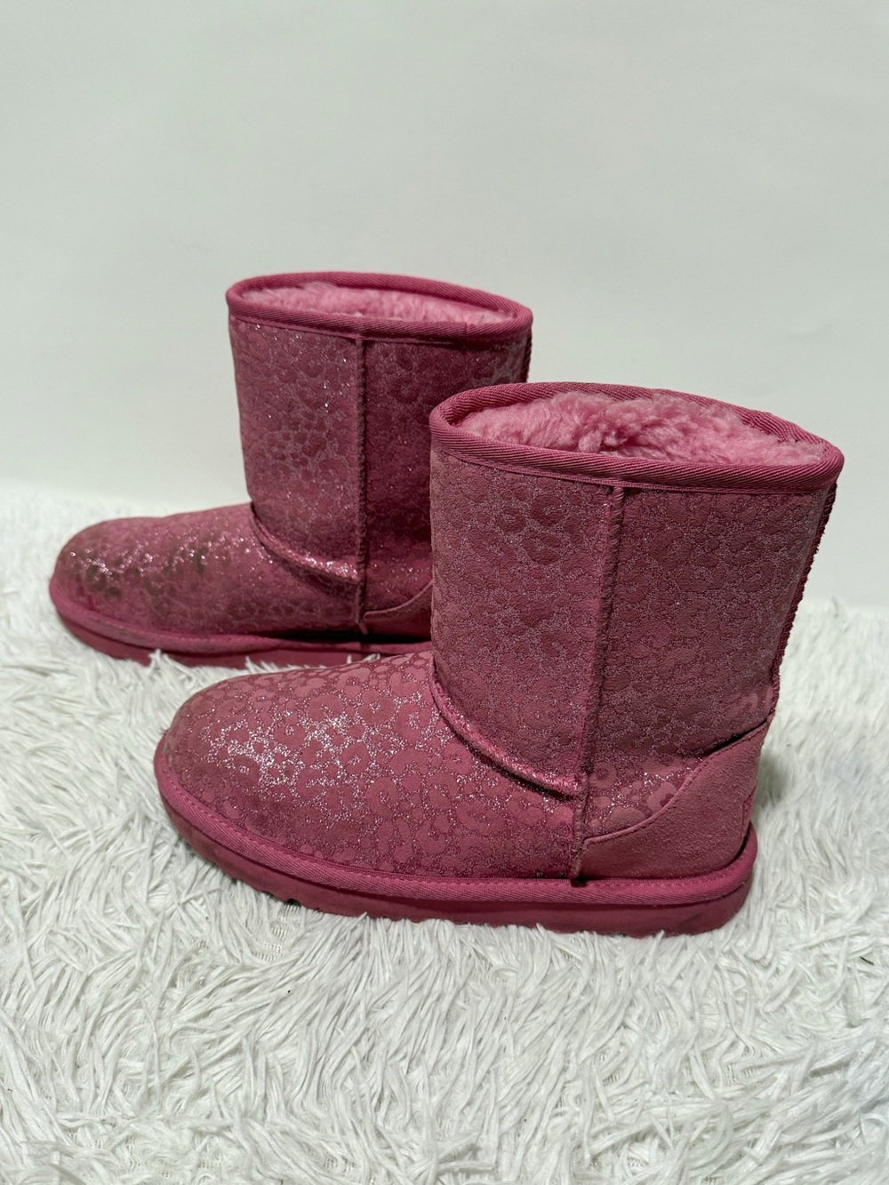 UGG  Girls Classic II Pink Glitter Leopard  Boots Size:3